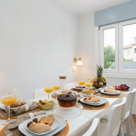 Vakantiehuis Charming Bright House W/ Garden By Hostwise *