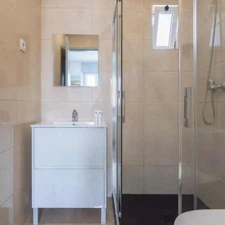 Charming Bright House W/ Garden By Hostwise