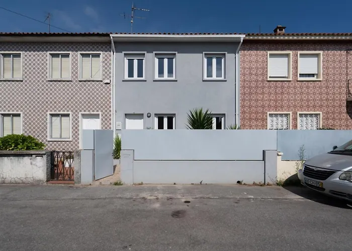Charming Bright House W/ Garden By Hostwise * Oporto