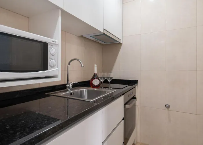 Hébergement de vacances Charming Bright House W/ Garden By Hostwise Oporto