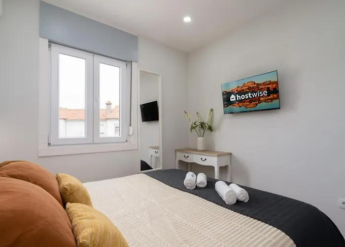 Charming Bright House W/ Garden By Hostwise Hébergement de vacances *