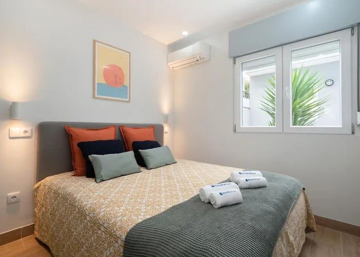 Hébergement de vacances Charming Bright House W/ Garden By Hostwise Oporto