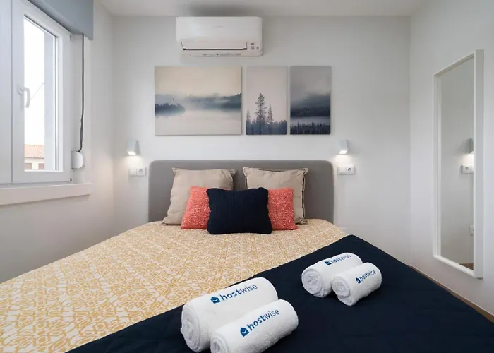 Charming Bright House W/ Garden By Hostwise * Oporto