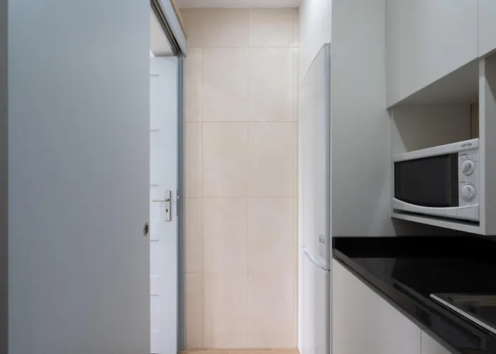 Ferienhaus Charming Bright House W/ Garden By Hostwise