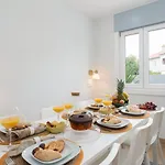 Tatil Evi Charming Bright House W/ Garden By Hostwise *