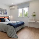 Charming Bright House W/ Garden By Hostwise *