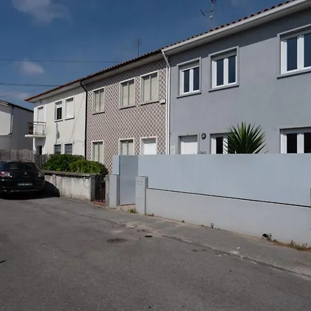 Charming Bright House W/ Garden By Hostwise *