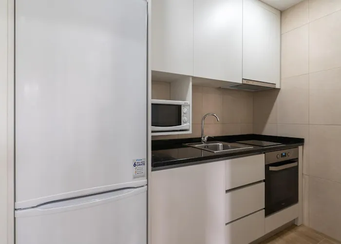 Feriehus Charming Bright House W/ Garden By Hostwise *