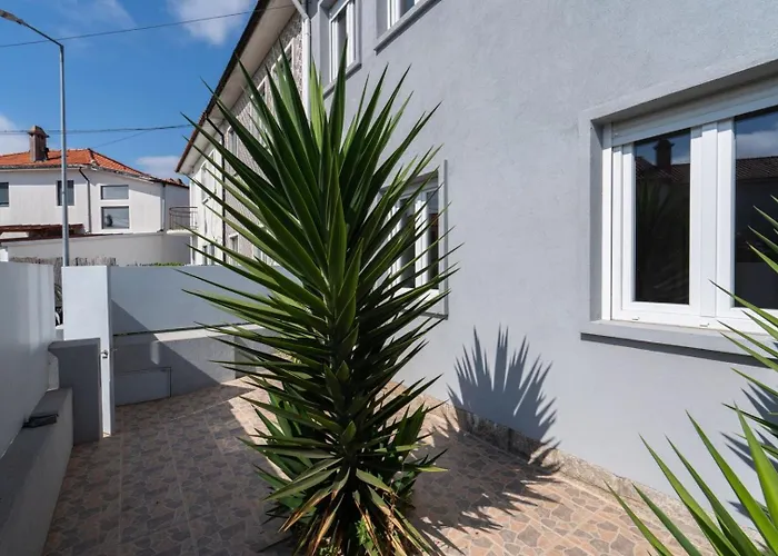 Charming Bright House W/ Garden By Hostwise Feriehus *