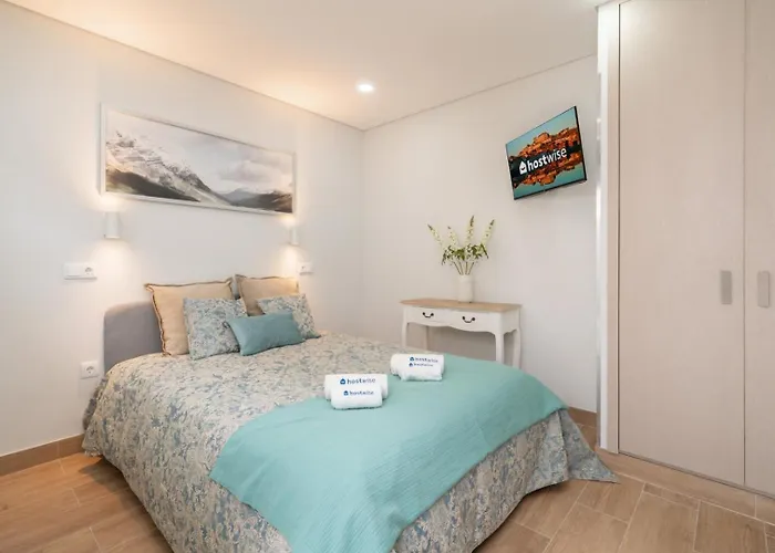 Charming Bright House W/ Garden By Hostwise