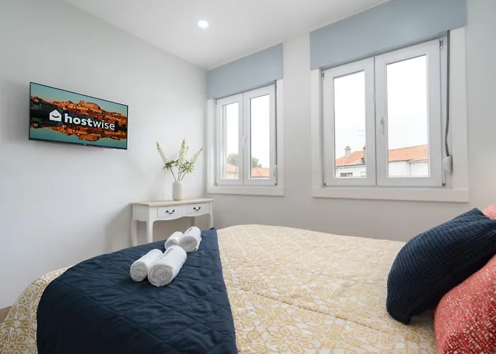 Charming Bright House W/ Garden By Hostwise