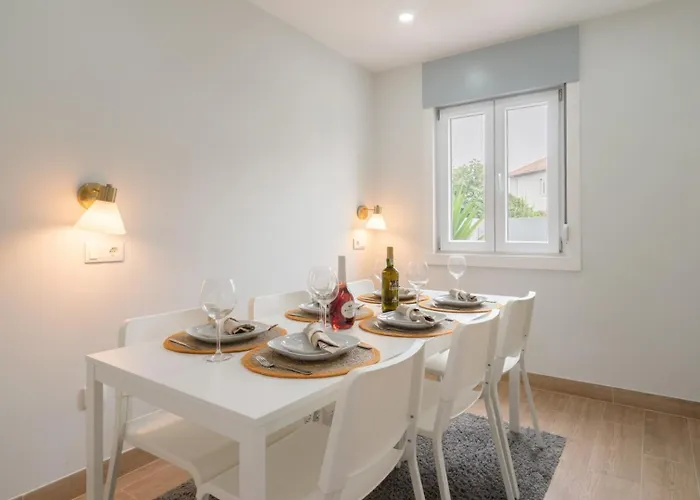 Feriehus Charming Bright House W/ Garden By Hostwise Porto