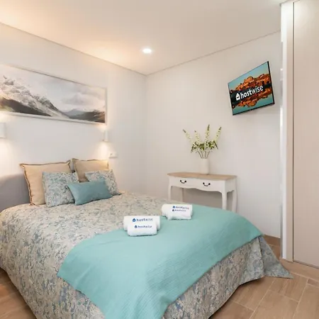 Hostwise - Charming Bright House W/ Garden