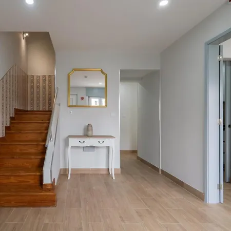 Hostwise - Charming Bright House W/ Garden Nyaraló *