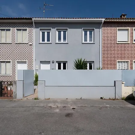 Hostwise - Charming Bright House W/ Garden * Porto