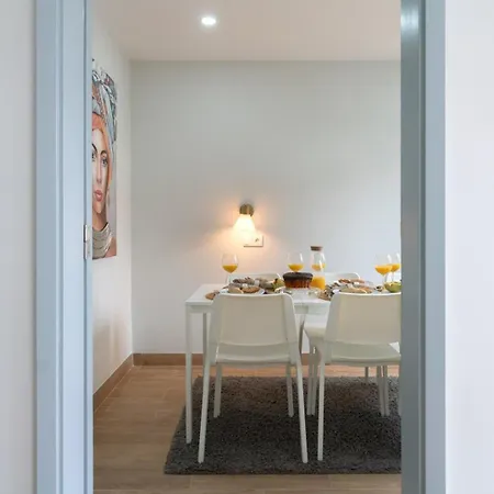 Hostwise - Charming Bright House W/ Garden * Porto