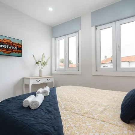 Hostwise - Charming Bright House W/ Garden