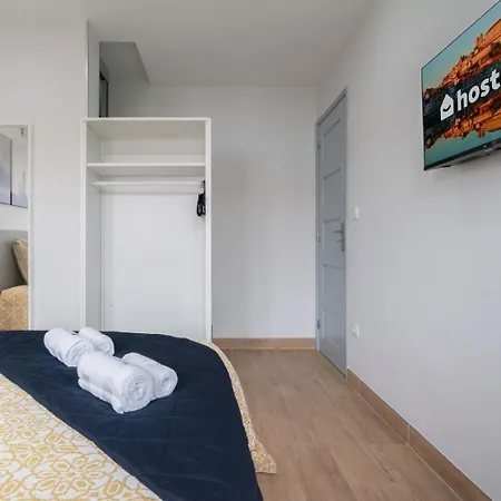 Hostwise - Charming Bright House W/ Garden Holiday home