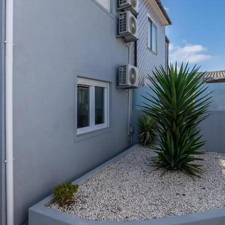 Hostwise - Charming Bright House W/ Garden Holiday home *