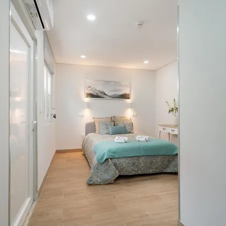 Hostwise - Charming Bright House W/ Garden Holiday home *